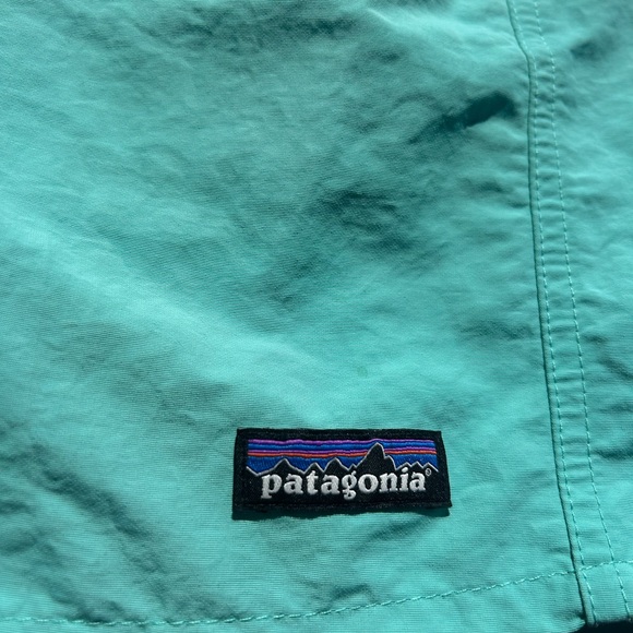 Patagonia Women’s 5” baggies (teal/mint green) - Picture 7 of 8